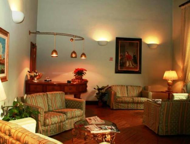 lorenzo_il_magnifico_h_toscana_sala_bar_570x432
