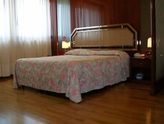 Hotel Napoleon Lucca - Tuscany - Italy Hotel Napoleon Lucca - Tuscany - Italy